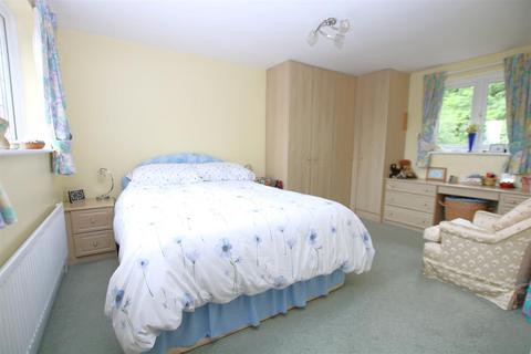 12 Bourton Close, Northampton, NN4 9YT