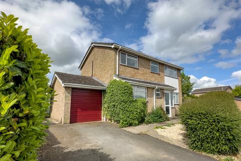 4 bedroom detached house for sale, Butlers Drive, Carterton, Oxfordshire, OX18