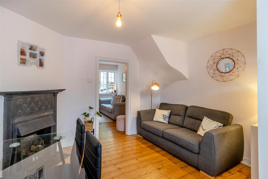 8598834-interior24.jpg
