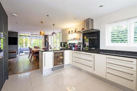 4 bedroom detached house for sale, Corfe Way, Broadstone BH18