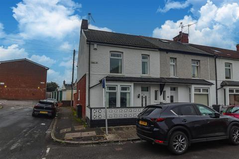 3 bedroom end of terrace house to rent, Lionel Road, Cardiff CF5