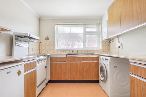40 Wincote Close, Kenilworth, CV8 2QE