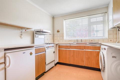 40 Wincote Close, Kenilworth, CV8 2QE