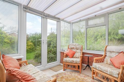 40 Wincote Close, Kenilworth, CV8 2QE