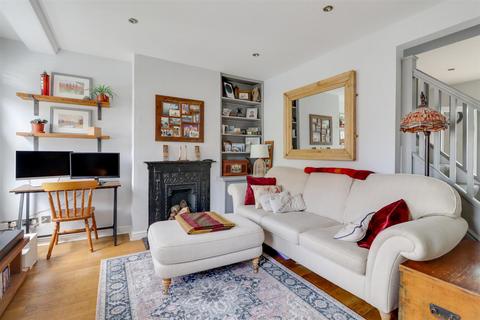 2 bedroom house for sale, Moments From East Molesey High Street