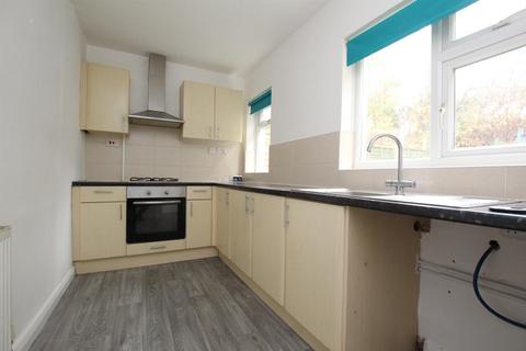 2 bedroom semi-detached house to rent, Longford Crescent, Nottingham NG6