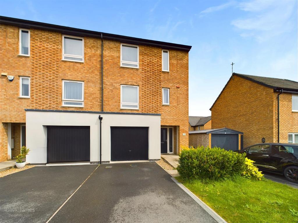 Horsley Lane, Nottingham NG4 4 bed semidetached house for sale £300,000