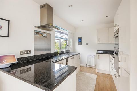 31 Churchfields, Dartmouth, TQ6 9HJ