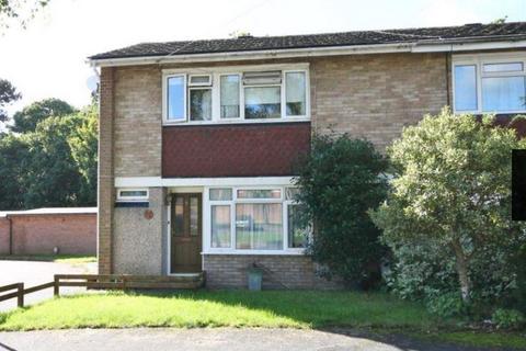 5 bedroom end of terrace house to rent, Cherrywood Avenue, Egham TW20