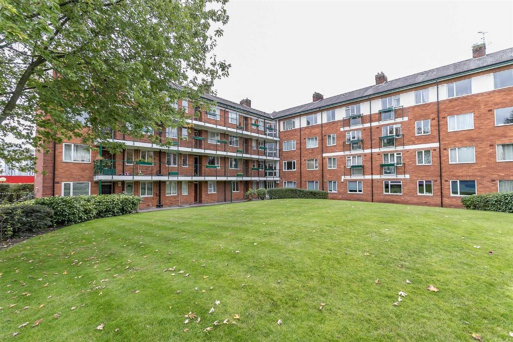 Eccles New Road, Salford 1 bed flat - £100,000