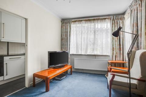 1 bedroom ground floor flat to rent, Prince Albert Road, London NW8