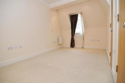2 bedroom apartment to rent, Holmesdale Road, Teddington
