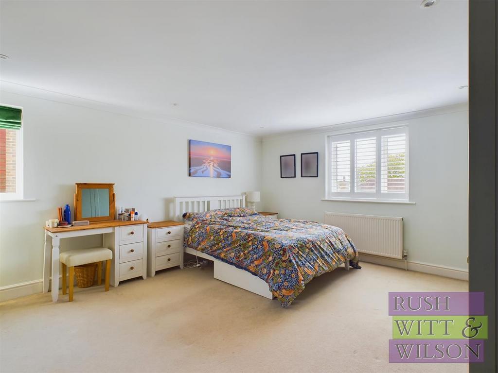 CAM03417 G0-PR0178-STILL019.jpg