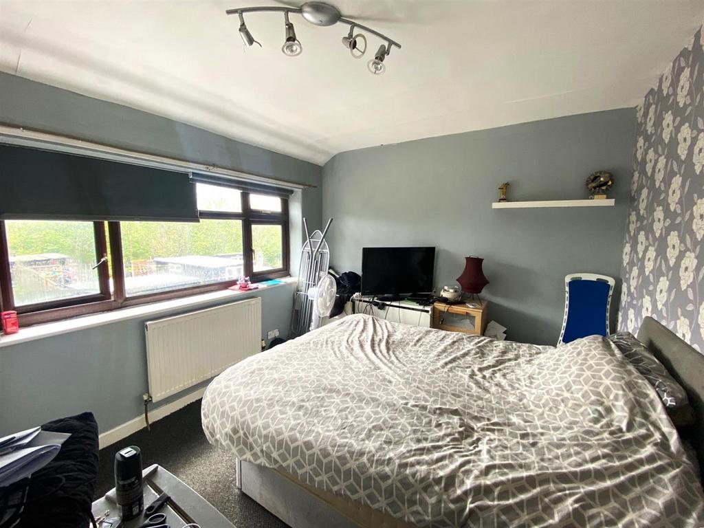 Bedroom.jpg