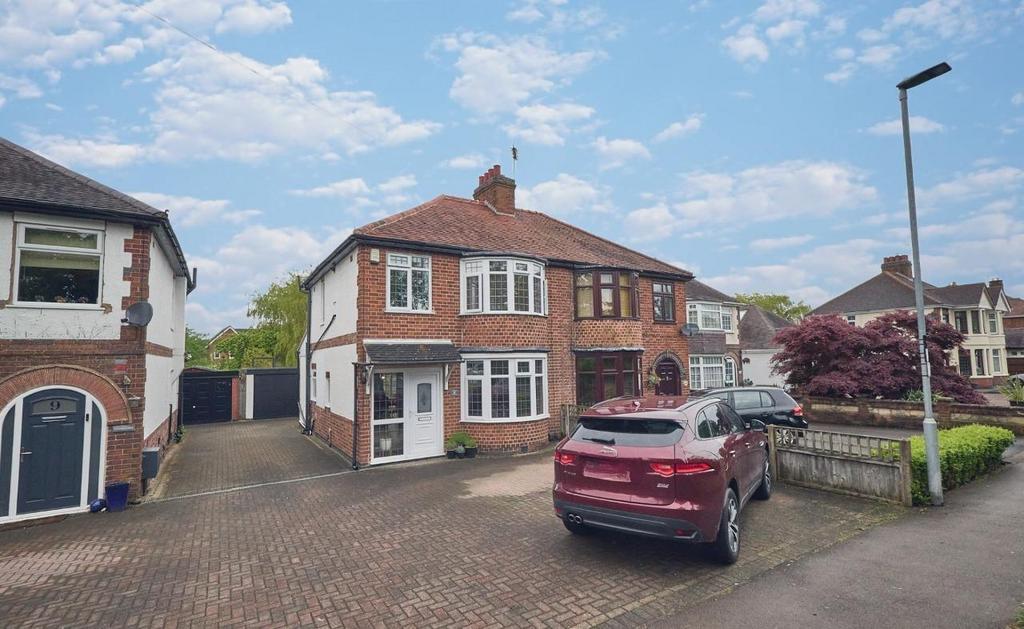 Nutts Lane, Hinckley 3 bed semidetached house for sale £325,000