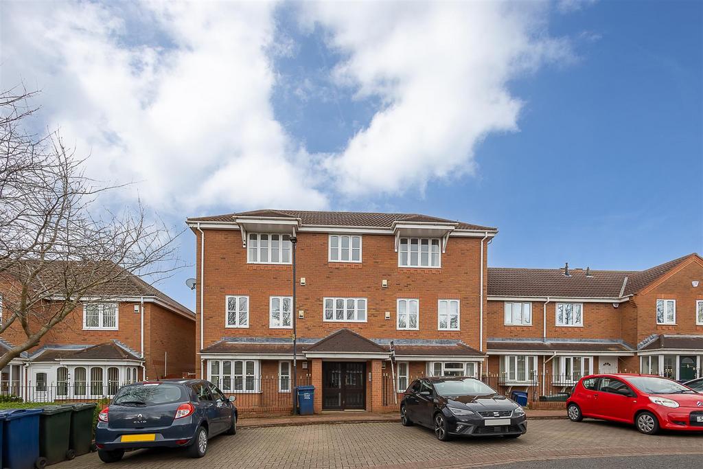Middlewood Park, Fenham, Newcastle... 2 bed flat £750 pcm (£173 pw)