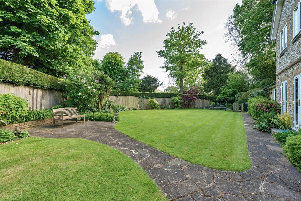 Walpole Avenue, Chipstead 7 bed detached house for sale £1,685,000