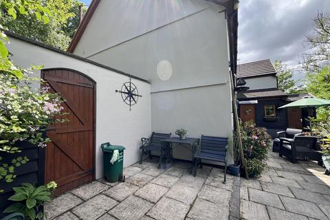 11 Forge Trip, Aberdare, CF44 0RW