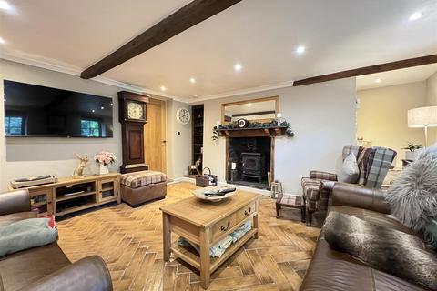11 Forge Trip, Aberdare, CF44 0RW