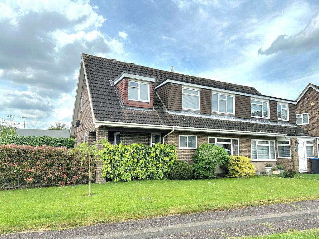 Lowick Court, Northampton NN3 4 bed semidetached house for sale £335,000