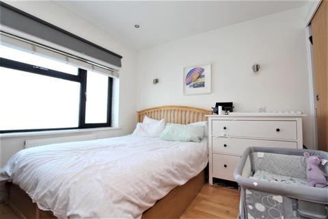 3 bedroom detached house to rent, Lincoln Mews, London N15