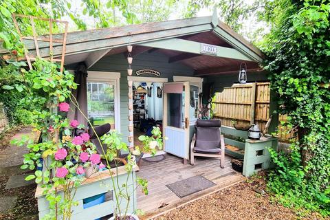 103 Chester Road, Sutton Coldfield, B73 5BB