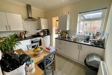 2 bedroom terraced house to rent, Brunswick Street, South Bank