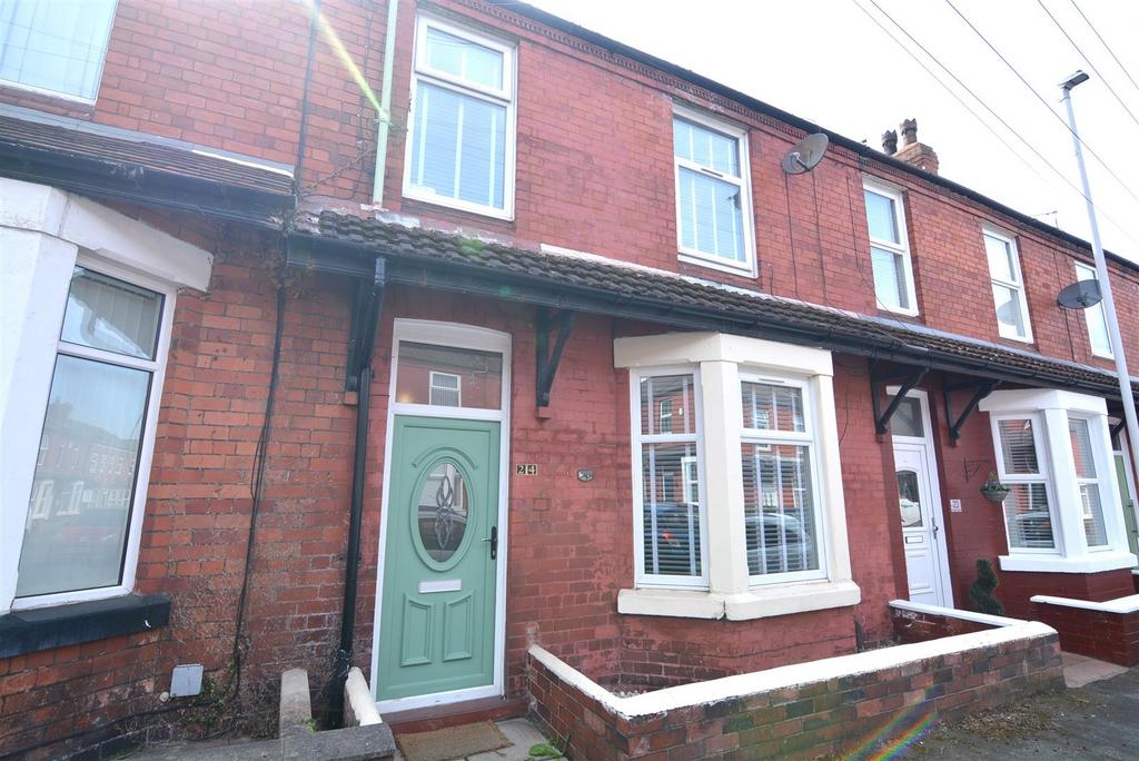 Russell Road, Wallasey CH44 3 bed terraced house £900 pcm (£208 pw)
