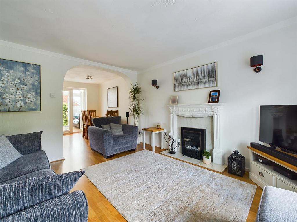 Lounge / Dining Room