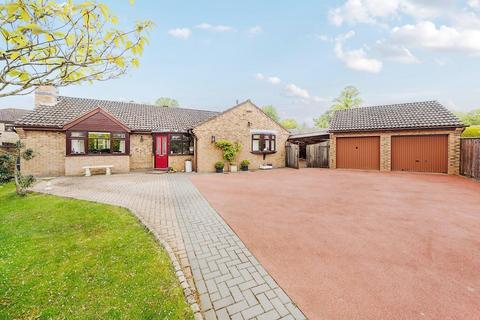 3 bedroom detached bungalow for sale, Grove Drive, Woodhall Spa