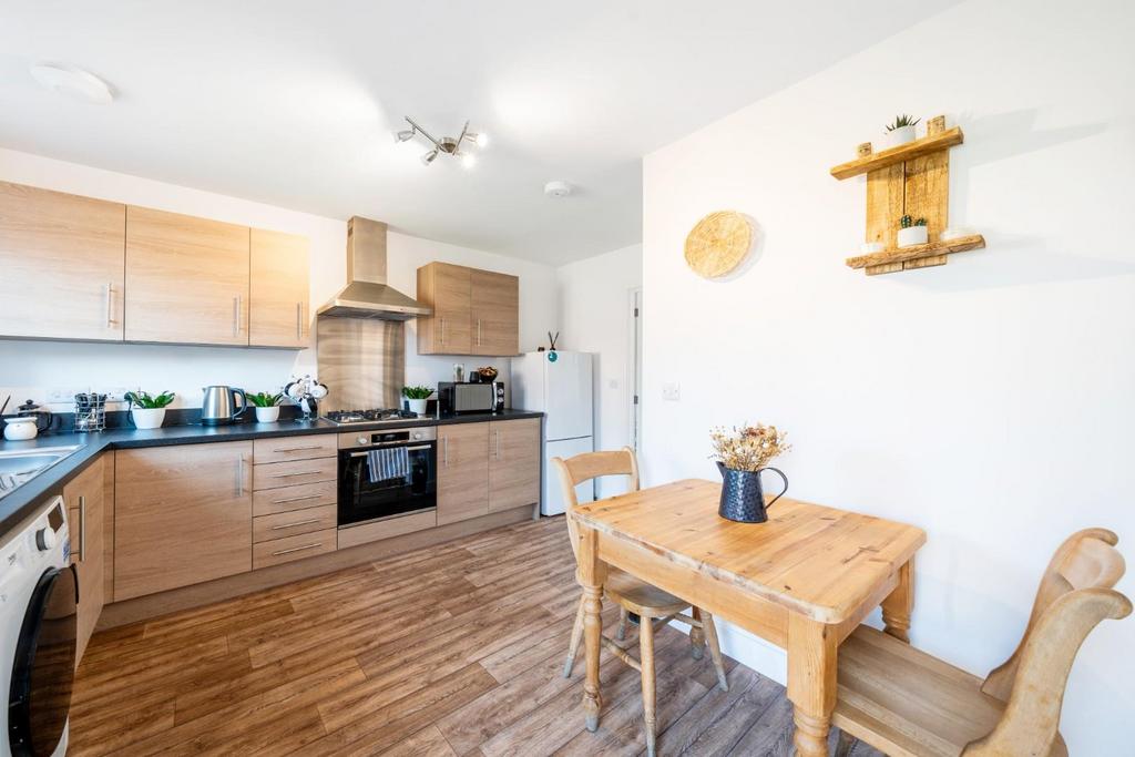 KITCHEN BREAKFAST ROOM.jpg
