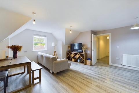 2 bedroom flat for sale, Lower Road, Kenley CR8
