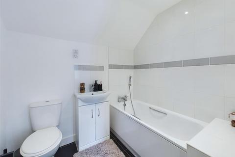 2 bedroom flat for sale, Lower Road, Kenley CR8