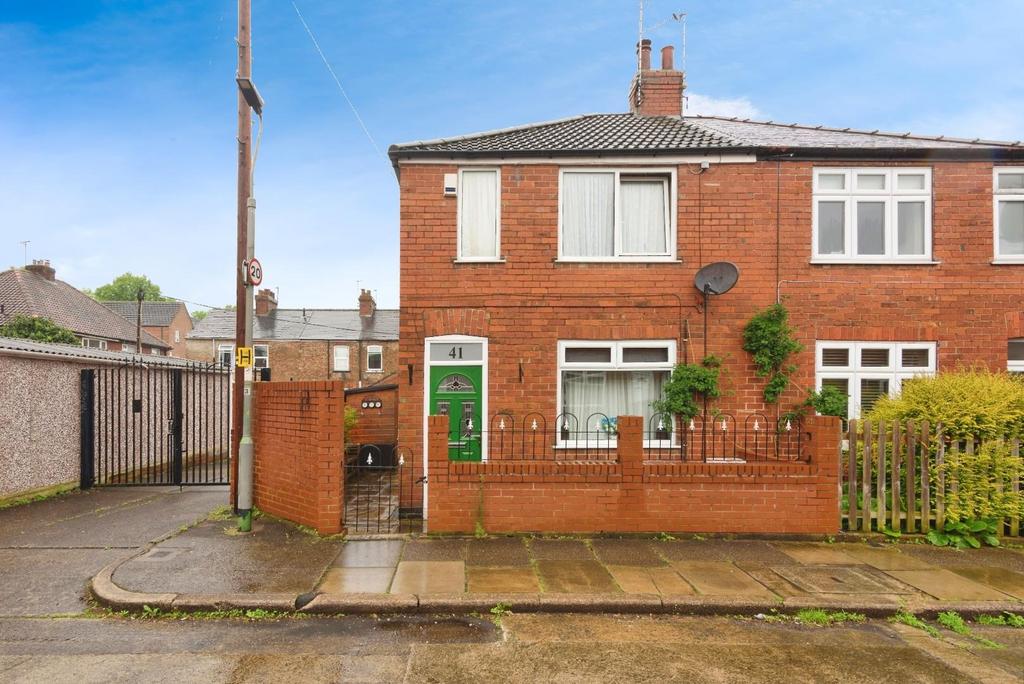 Montague Street, York, YO23 1JB 2 bed semidetached house for sale £