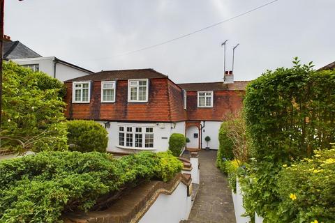 4 bedroom semi-detached house for sale, Bradmore Way, Coulsdon CR5