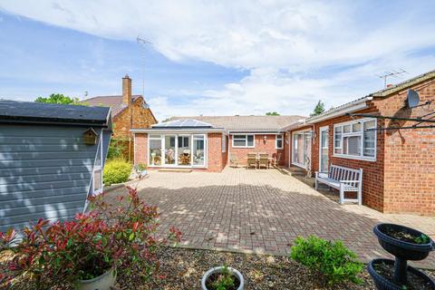 3 bedroom detached bungalow for sale, Poplar Close, Leighton Buzzard