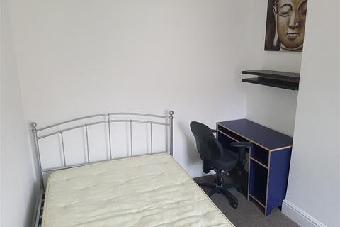 3 bedroom flat to rent, *£100pppw* Noel Street, NG7 6AW