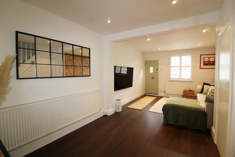 2 bedroom cottage for sale, Hadley Highstone, Barnet EN5