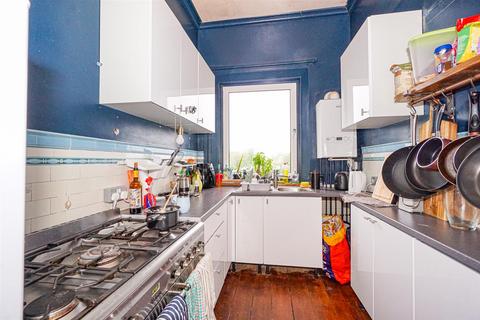 4 bedroom flat for sale, Ochiltree Close, Hastings