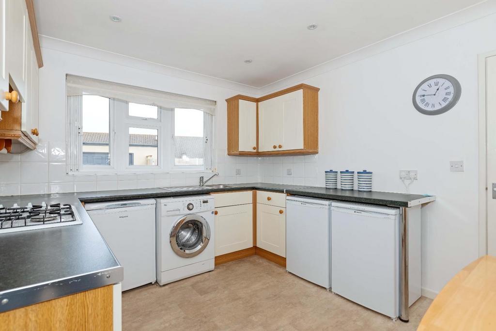 17 Russells Drive 9.JPG