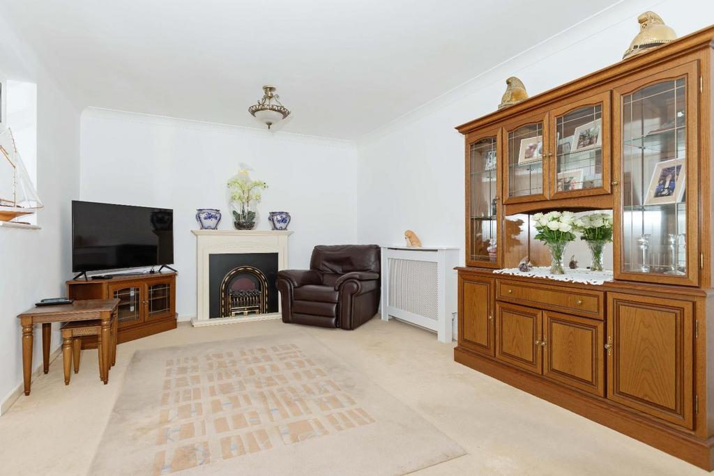 17 Russells Drive 7.JPG