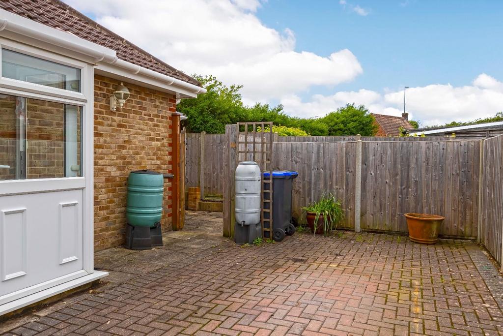 17 Russells Drive 12.JPG