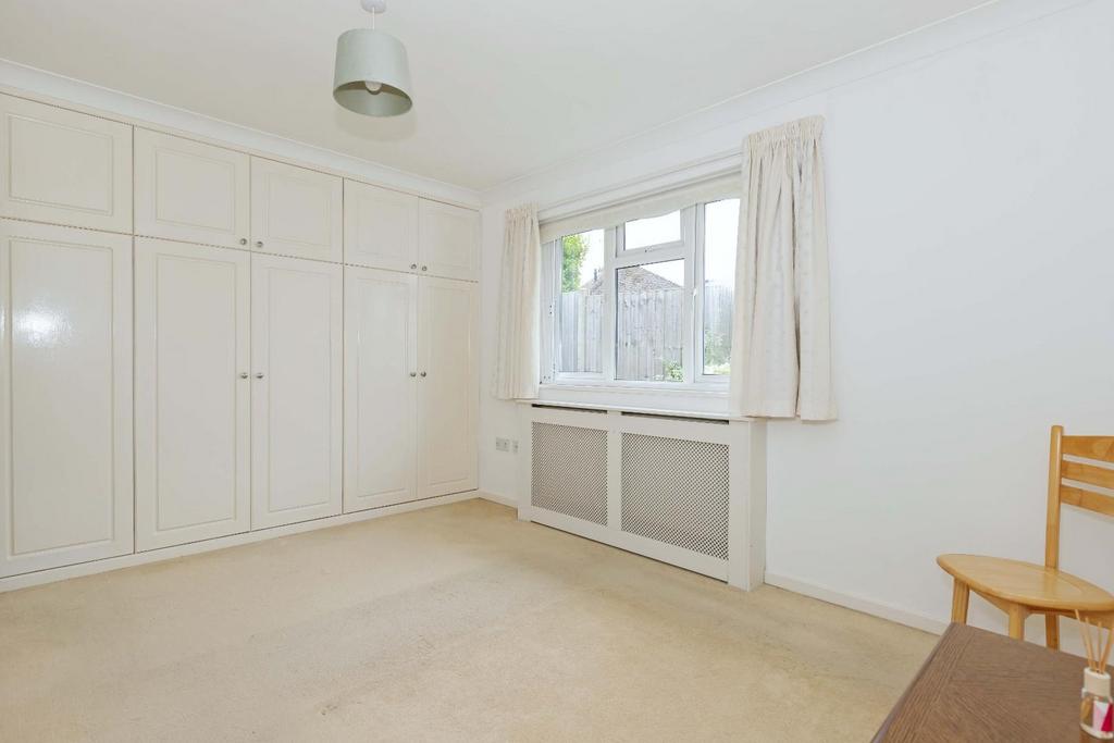 17 Russells Drive.JPG