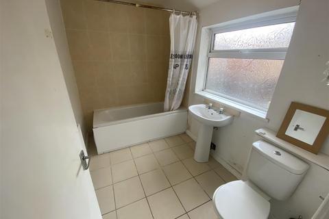 3 bedroom semi-detached house to rent, Langwith Road, Shirebrook, Mansfield