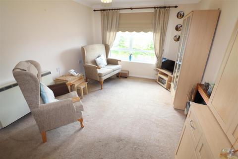 2 bedroom retirement property for sale, Duck Street, Rushden NN10