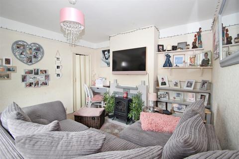 2 bedroom end of terrace house for sale, High Street, Wootton Bridge, Ryde