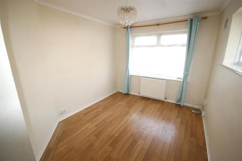 3 bedroom house to rent, Hoddern Avenue, Peacehaven