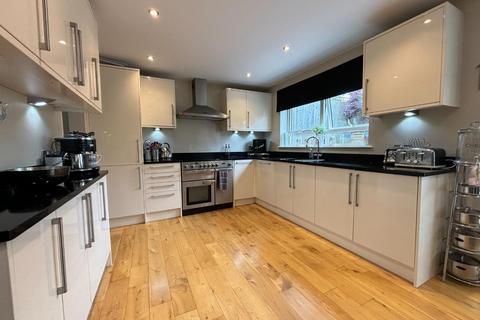 24 Campanula Close, Northampton, NN3 3QG