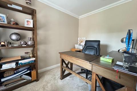 24 Campanula Close, Northampton, NN3 3QG