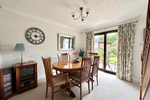 14 Grangewood, Northampton, NN4 0QN
